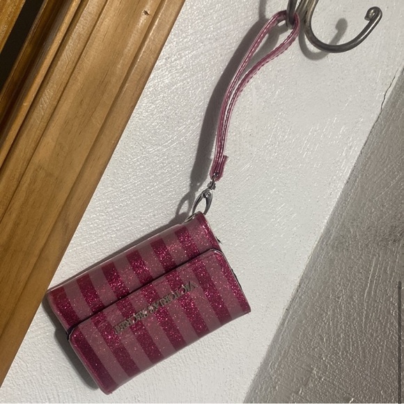 EUC VS Pink Hoodie XS+VS Stripe sparkle✨ wallet+slouch socks🧦NEW - Picture 5 of 16